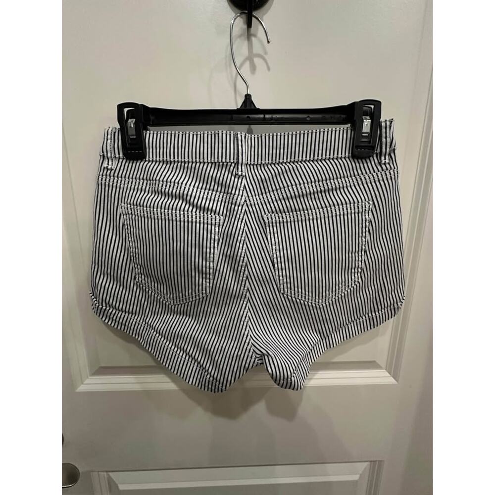 H&M Striped Shorts - Picture 2 of 5